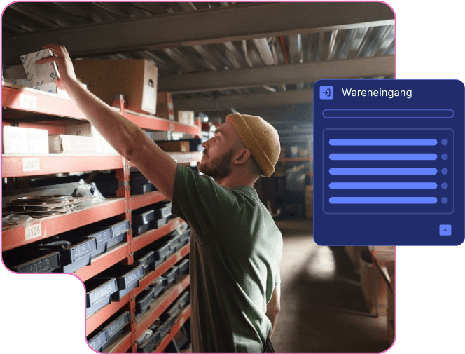 Brauerei-Mitarbeiter, die Lagerbestände überwachen und digitales Inventar-Management mit Brewcast verwenden.